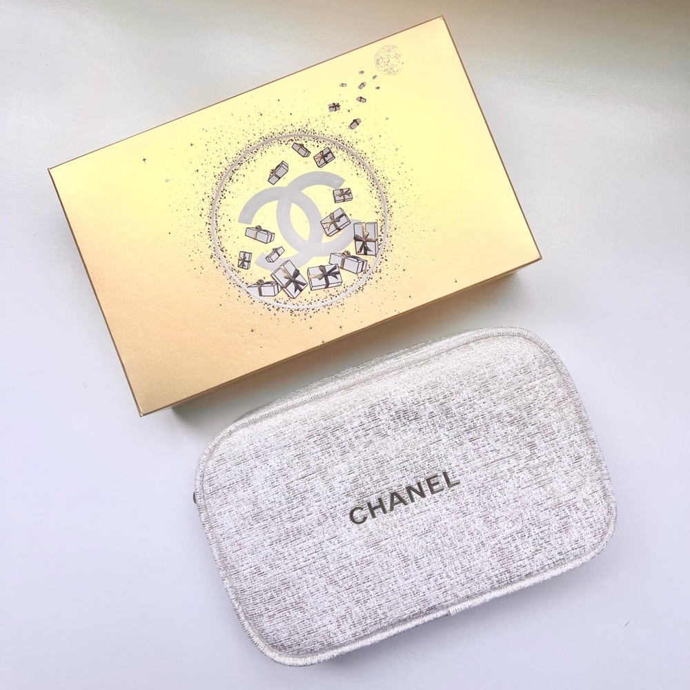 💎CHANEL makeup pouch